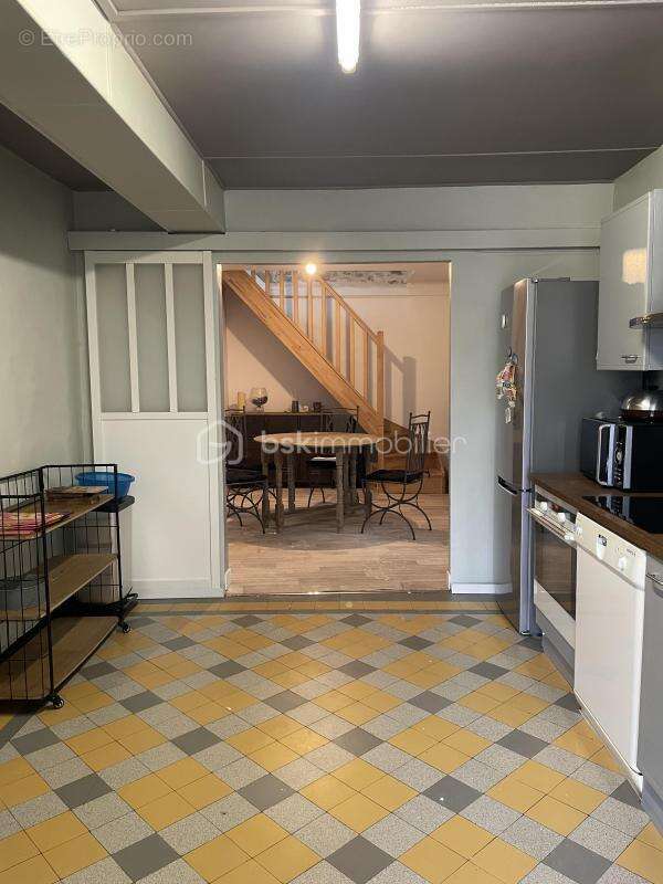 Maison à VILLENEUVE-LA-GUYARD