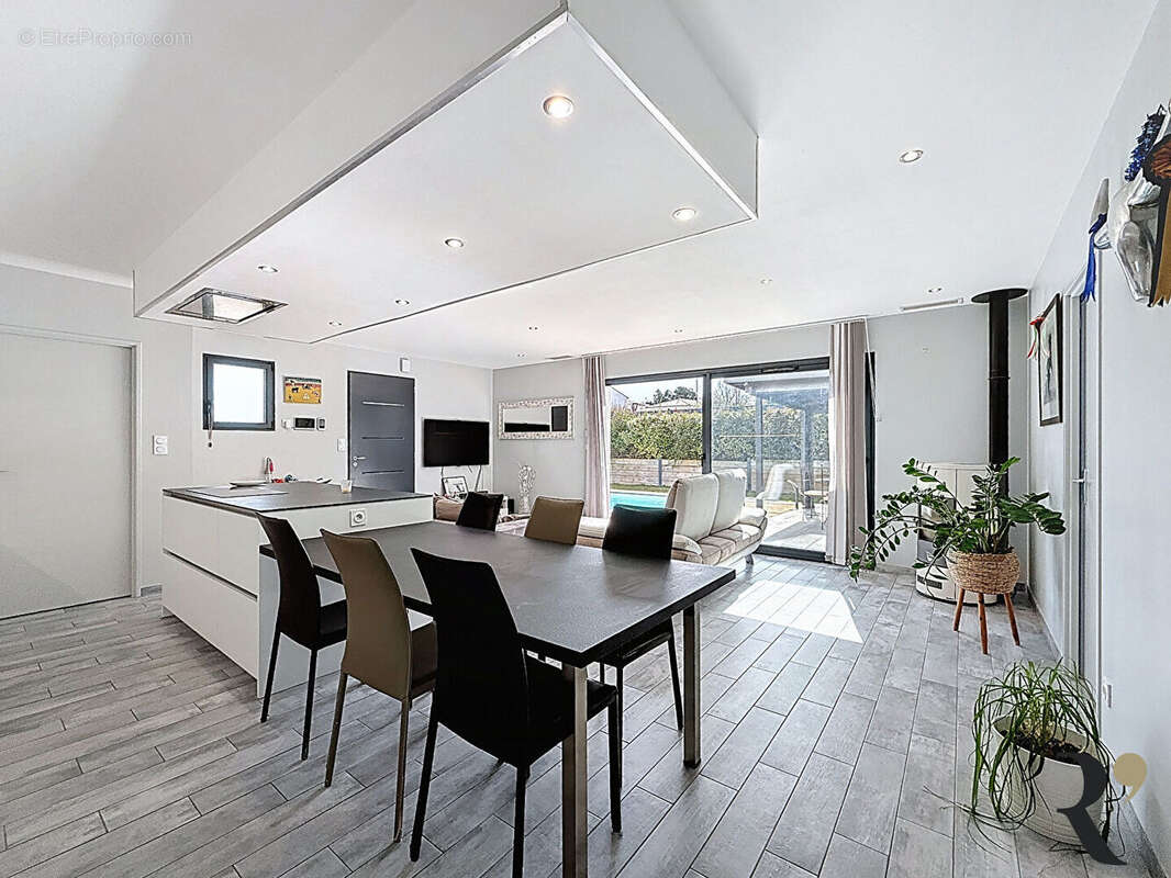 Maison à SAINTE-FOY-D&#039;AIGREFEUILLE