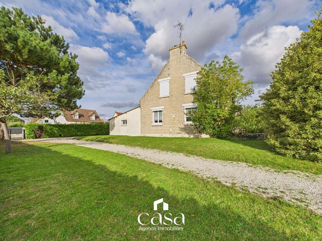 Maison à SAINT-MARTIN-DE-FONTENAY