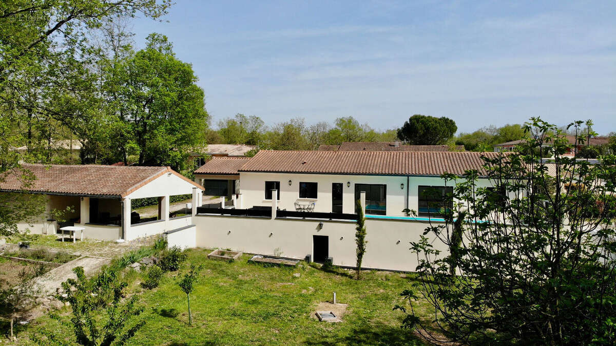 Maison Trois Palis 6 pièce(s) 146 m2 - photo 2