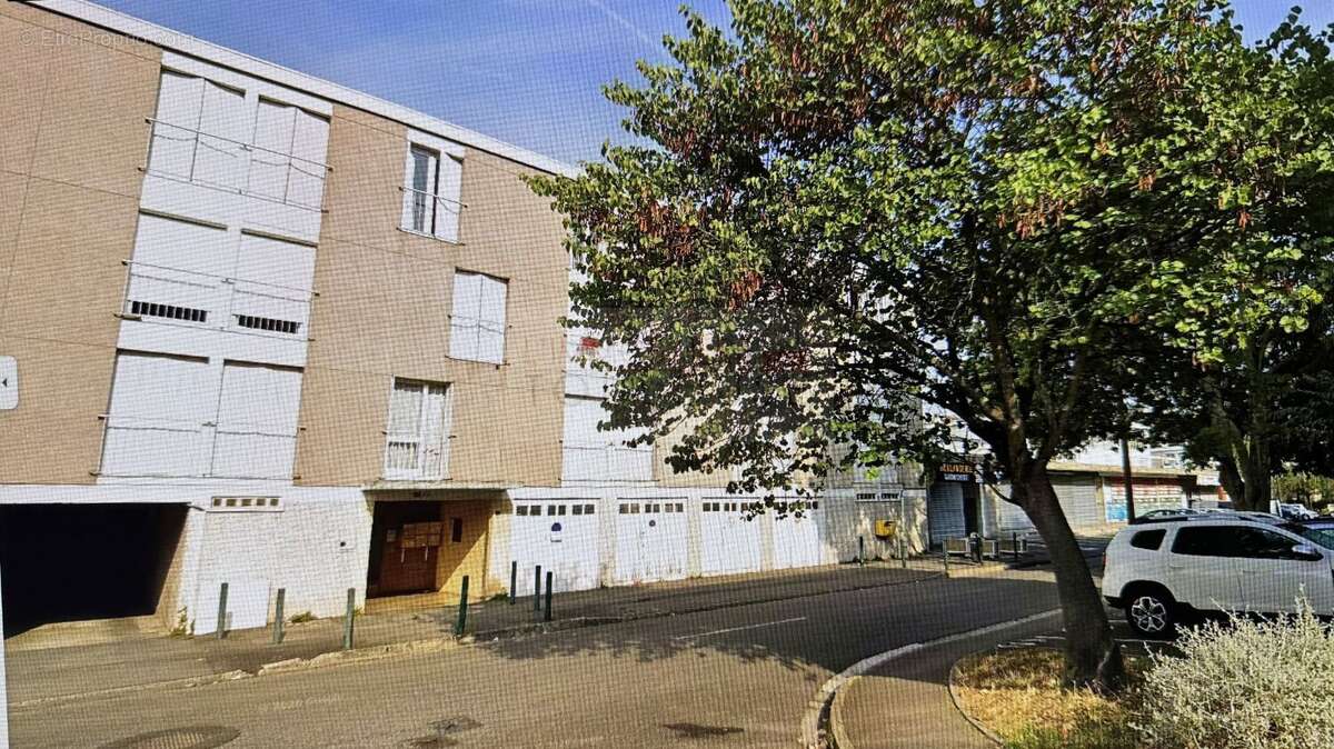 Toulouse amouroux t3/4 traversant + cave + parking - photo 9