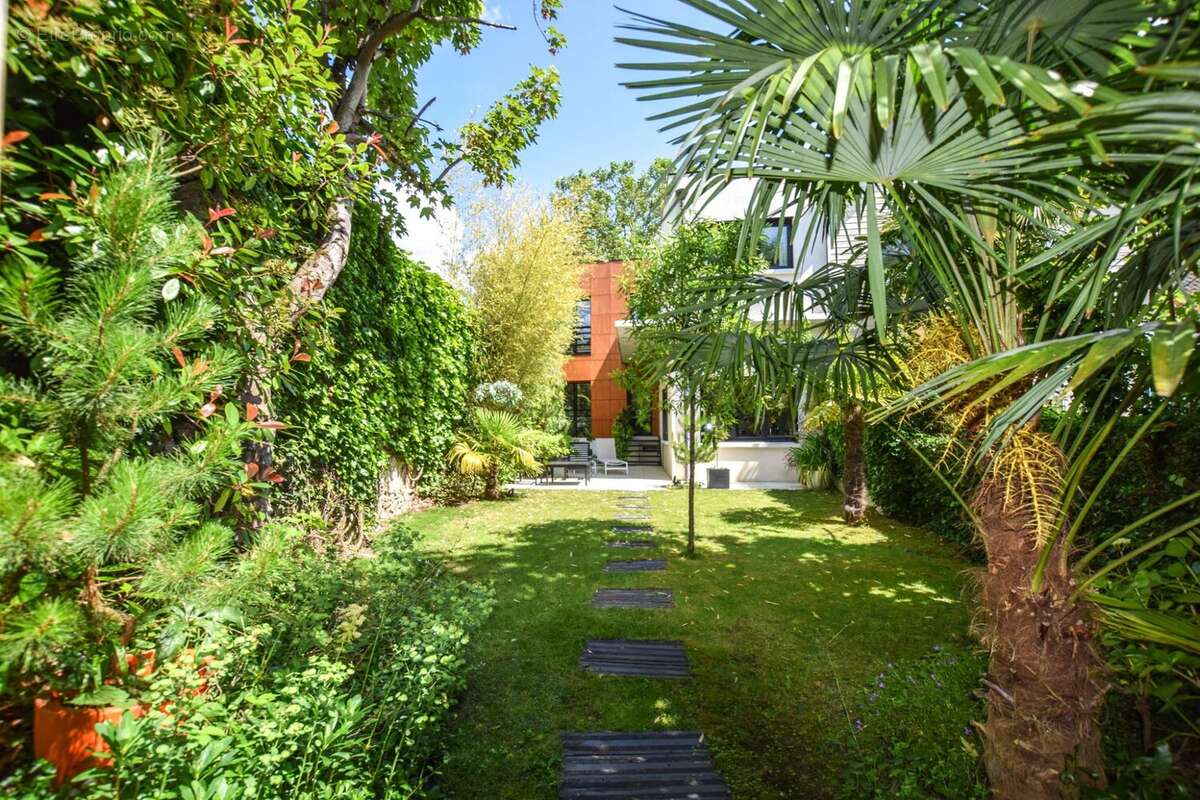 Maison à VERRIERES-LE-BUISSON