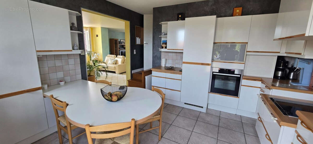 Maison à CRECHES-SUR-SAONE