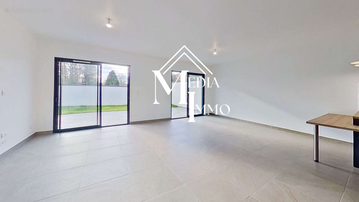 Maison à MAZEROLLES