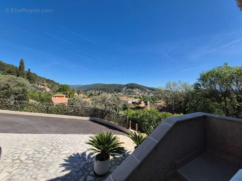 Maison à SOLLIES-VILLE