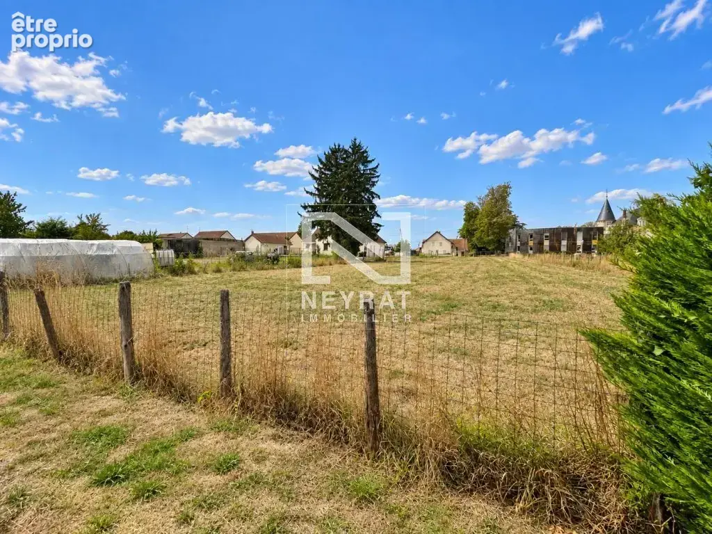 Au calme d'un petit quartier de village, une maison en pierre pleine de potentiel - photo 9