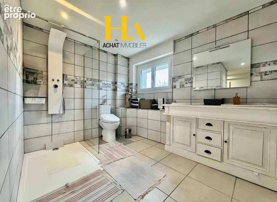Maison de 211m2 à Montboucher Sur Jabron, 8 pièces, 6 chambres, terrain 477m2 - photo 4