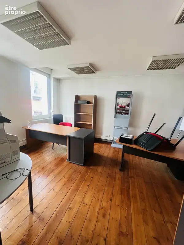 Commerce ou bureaux de 143m2 centre ville avec vitrine - photo 3