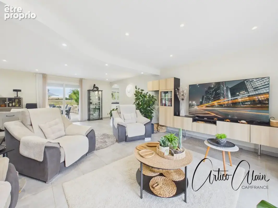 Maison de plain-pied 200 m² avec appartement indépendant et piscine - photo 4