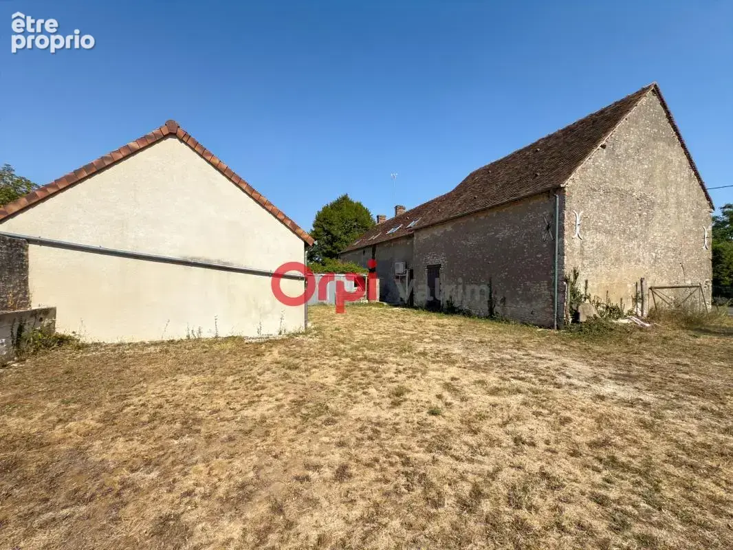 Charme de la pierre, beaux volumes et dépendance récente à Séris  - photo 22