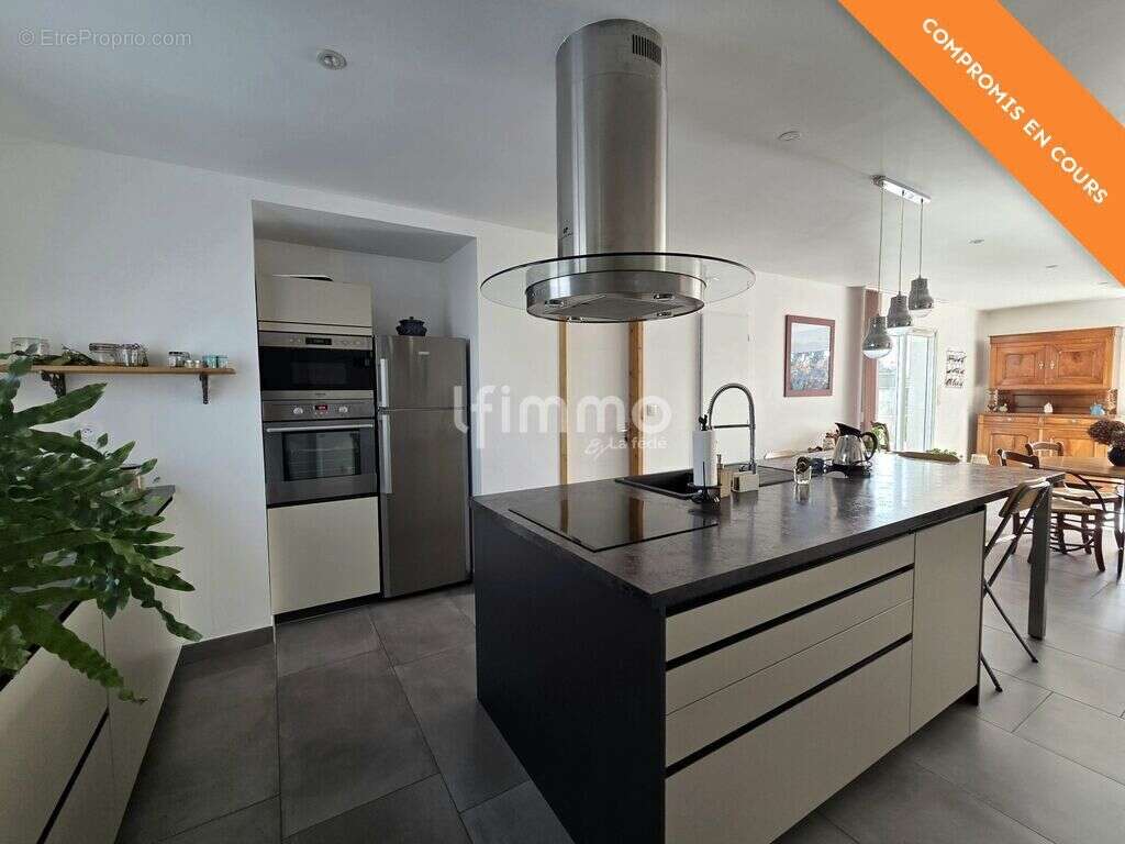 Maison à AMBARES-ET-LAGRAVE