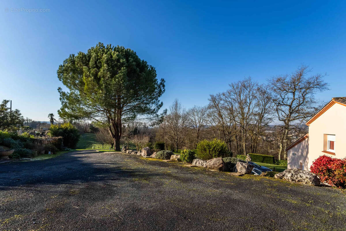 Town house in a peaceful location - photo 8