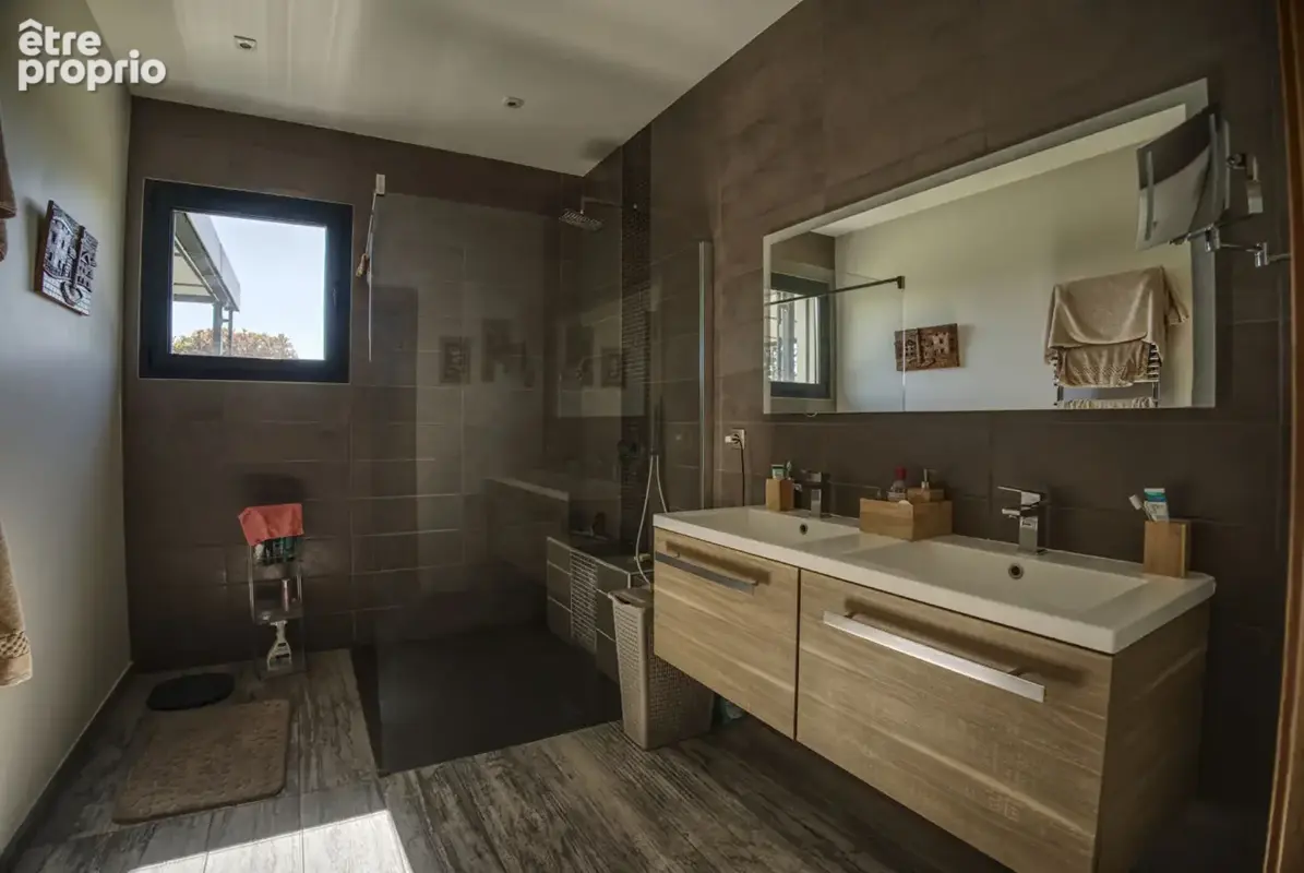 Coeur Limonest - Villa contemporaine 200 m² - Prestations haut de gamme · Vue dégagée - photo 10