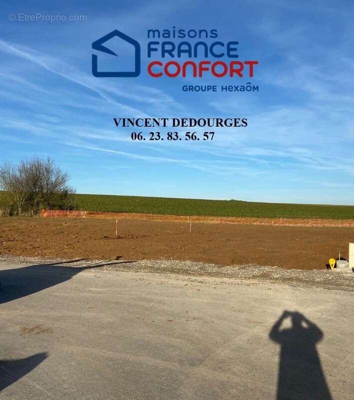 Terrain à CHERISY