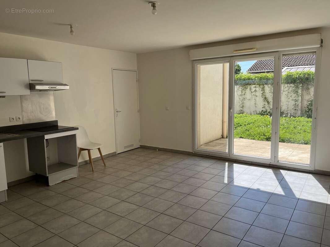 Appartement à PIERRE-BENITE