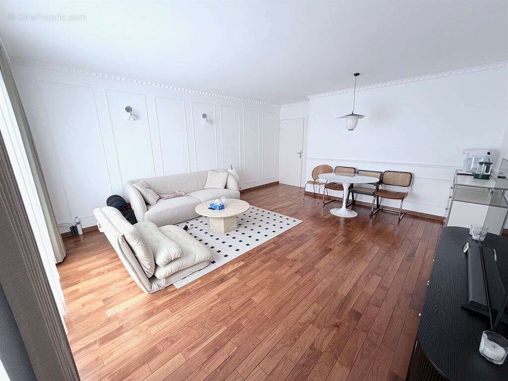 Appartement à PARIS-19E