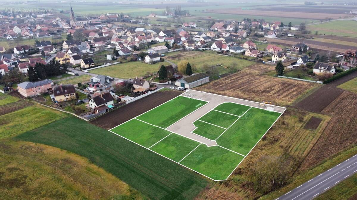 Terrain à NIEDERHERGHEIM