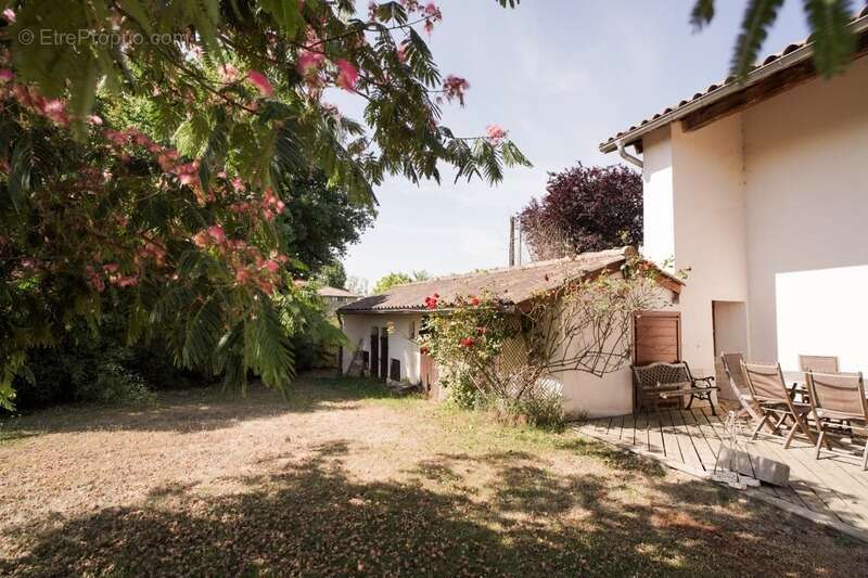 Maison à vendre 8 pièces proche de CHATILLON-SUR-CHALARONNE(01) - photo 4