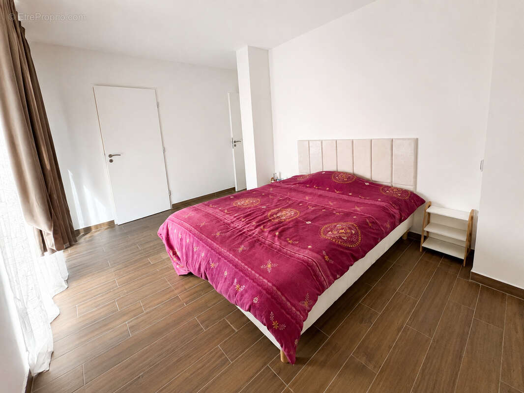 Maison contemporaine avec suite parentale, garage et piscine. - photo 5