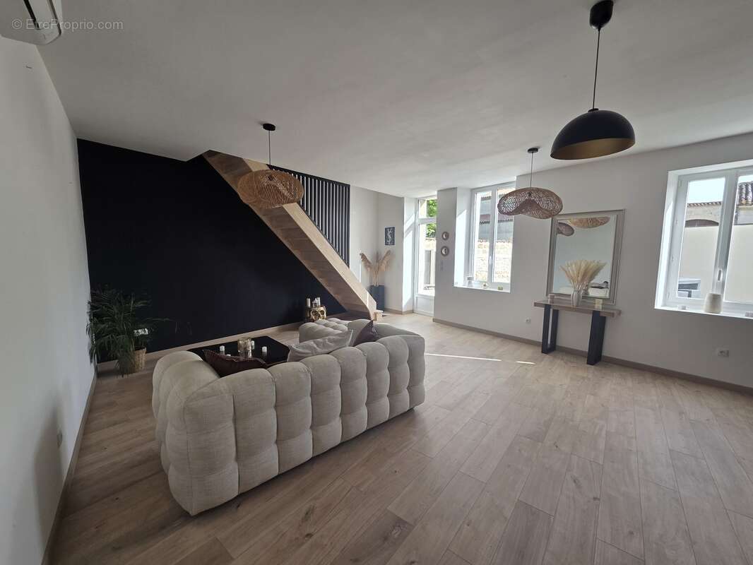 Maison à MOULIDARS