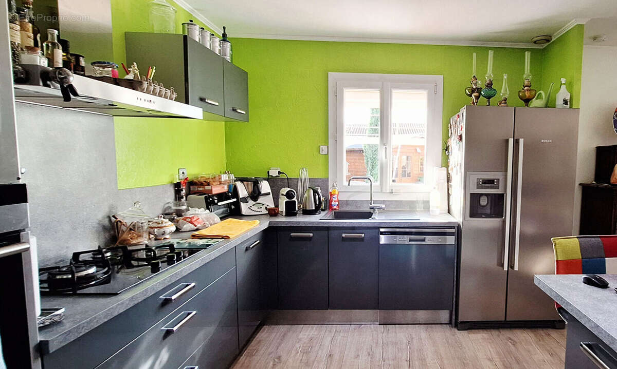 Maison à ENTRAIGUES-SUR-LA-SORGUE