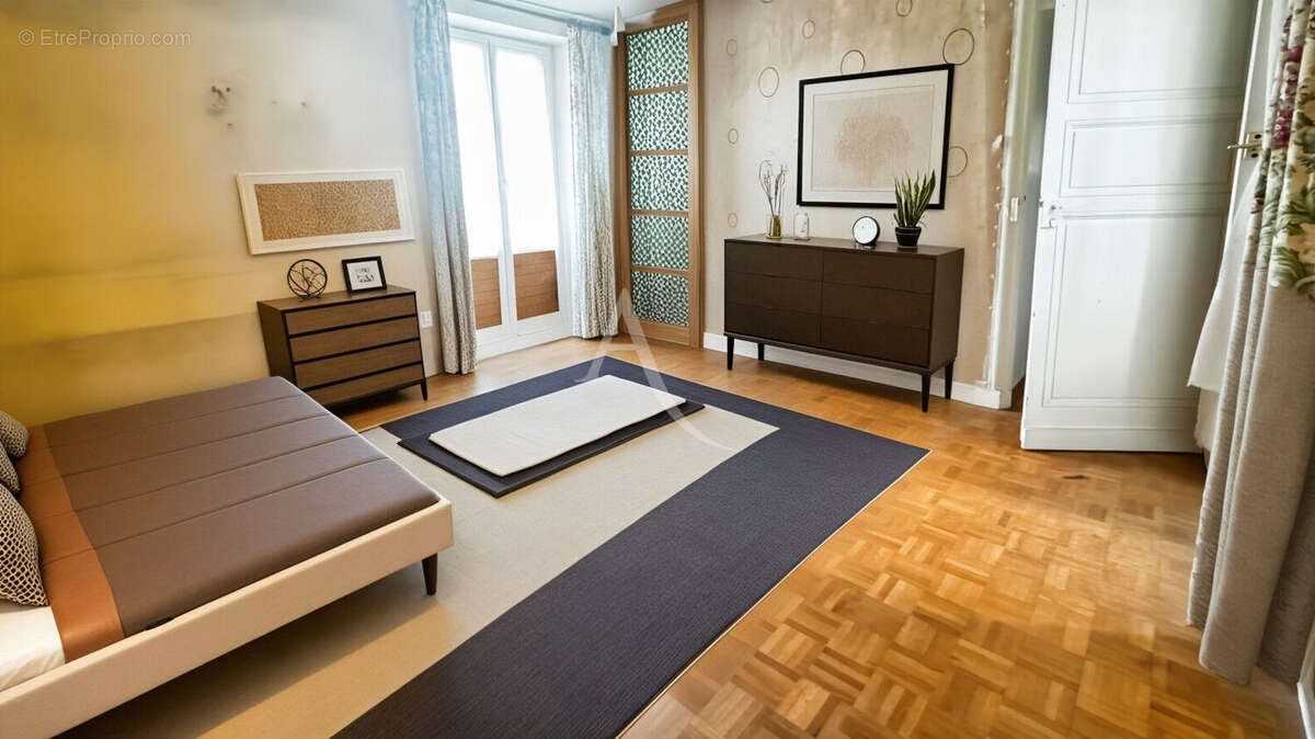 Maison à SAINT-SULPICE-DE-FAVIERES