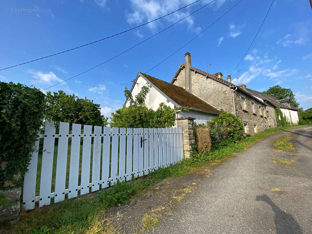 Maison à CHAMPSECRET