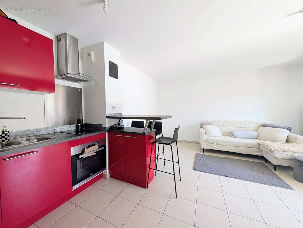 Appartement à SAINT-LAURENT-DU-VAR
