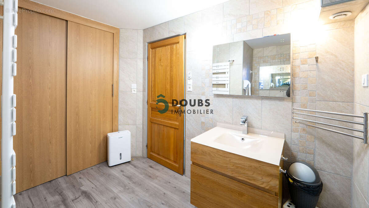 Maison à SAINT-JULIEN-LES-RUSSEY