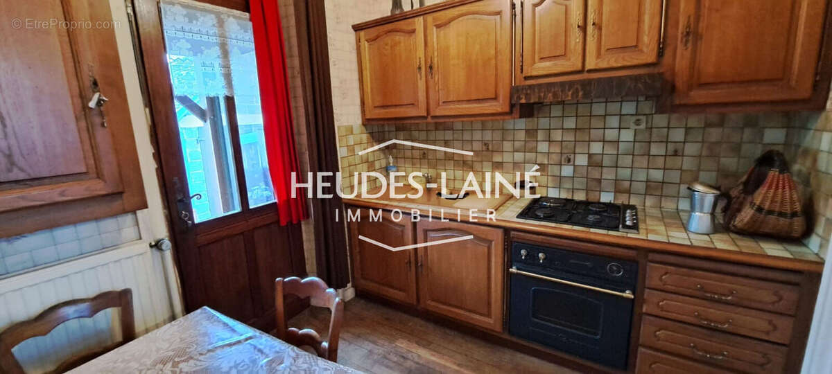 Maison à SAINT-HILAIRE-DU-HARCOUET