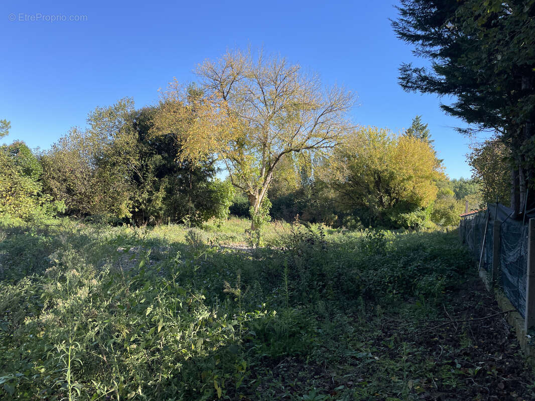 Terrain à CAMARSAC