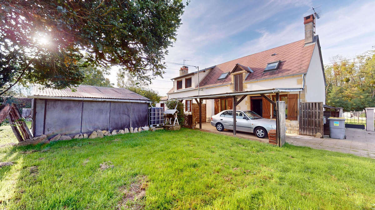 Maison à MENETOU-COUTURE