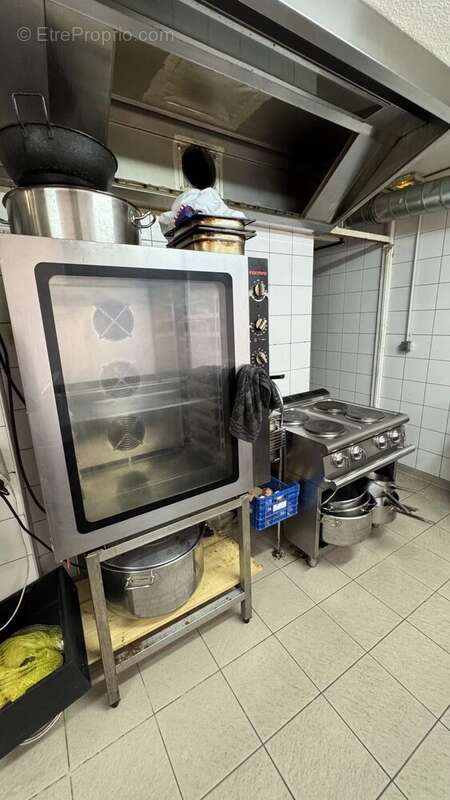 Commerce à MARSEILLE-8E