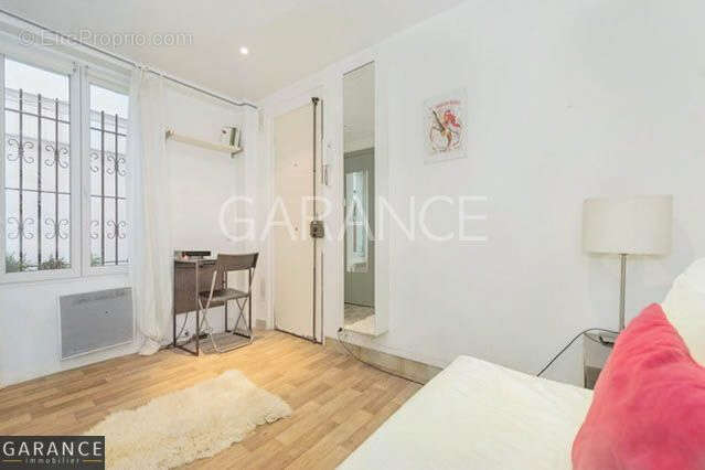 Appartement à PARIS-10E