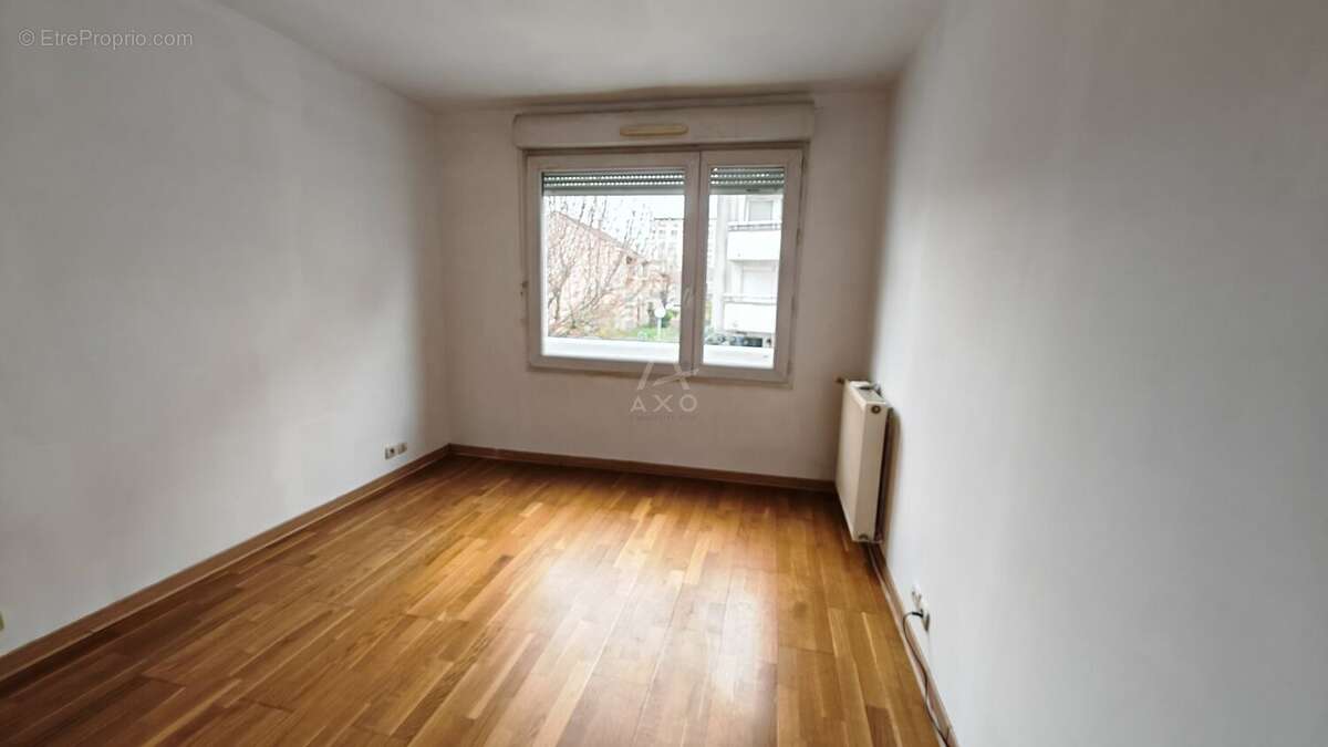 Appartement F5 au 1er étage 4 chambres 2 parkings - photo 8