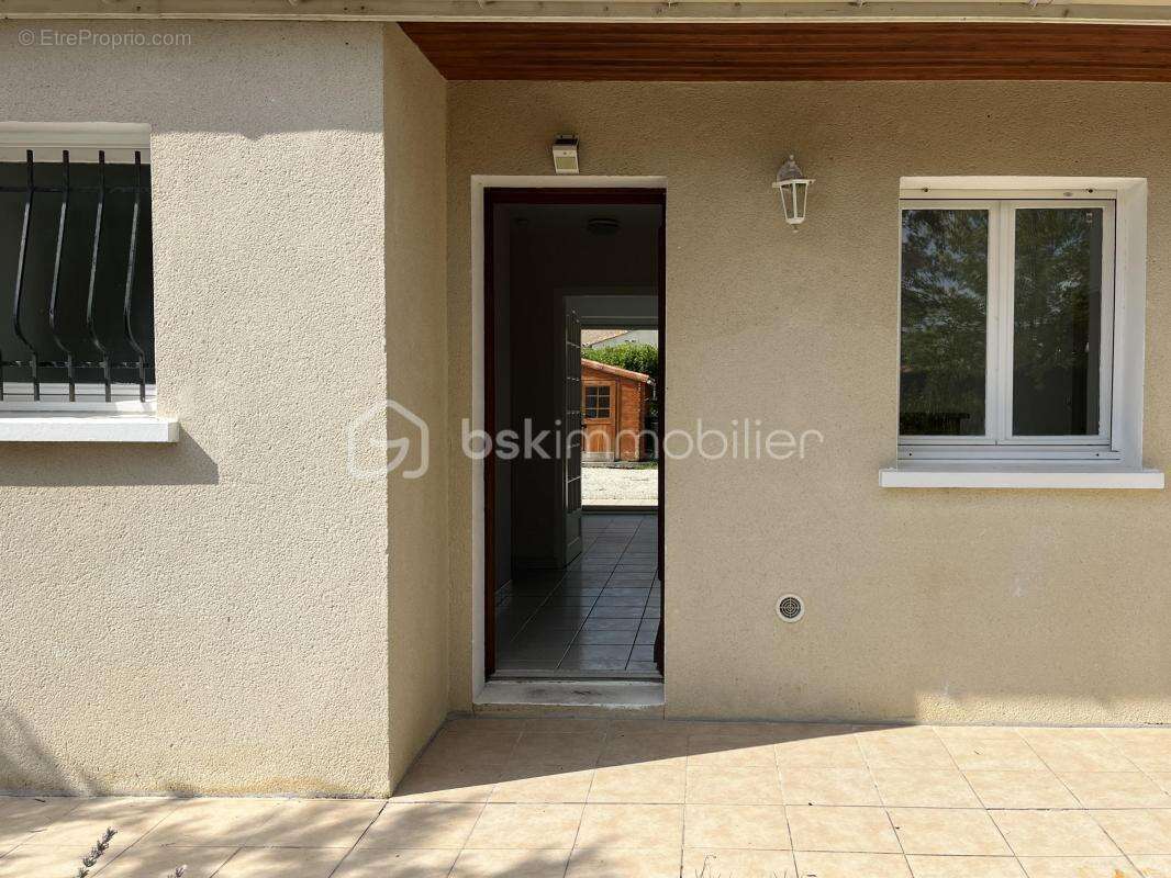SAUJON  -  maison plain-pied 91 m2 sur terrain clos 560 m2 - photo 3