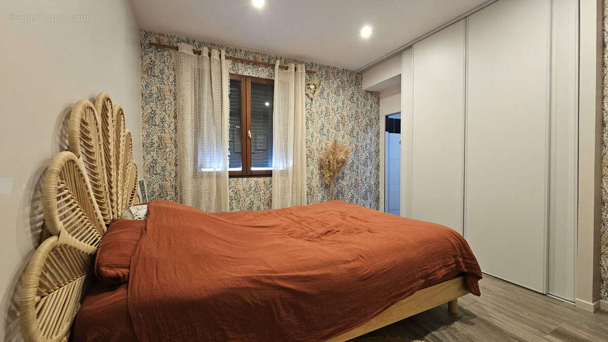 Maison à SAINT-GENIX-SUR-GUIERS