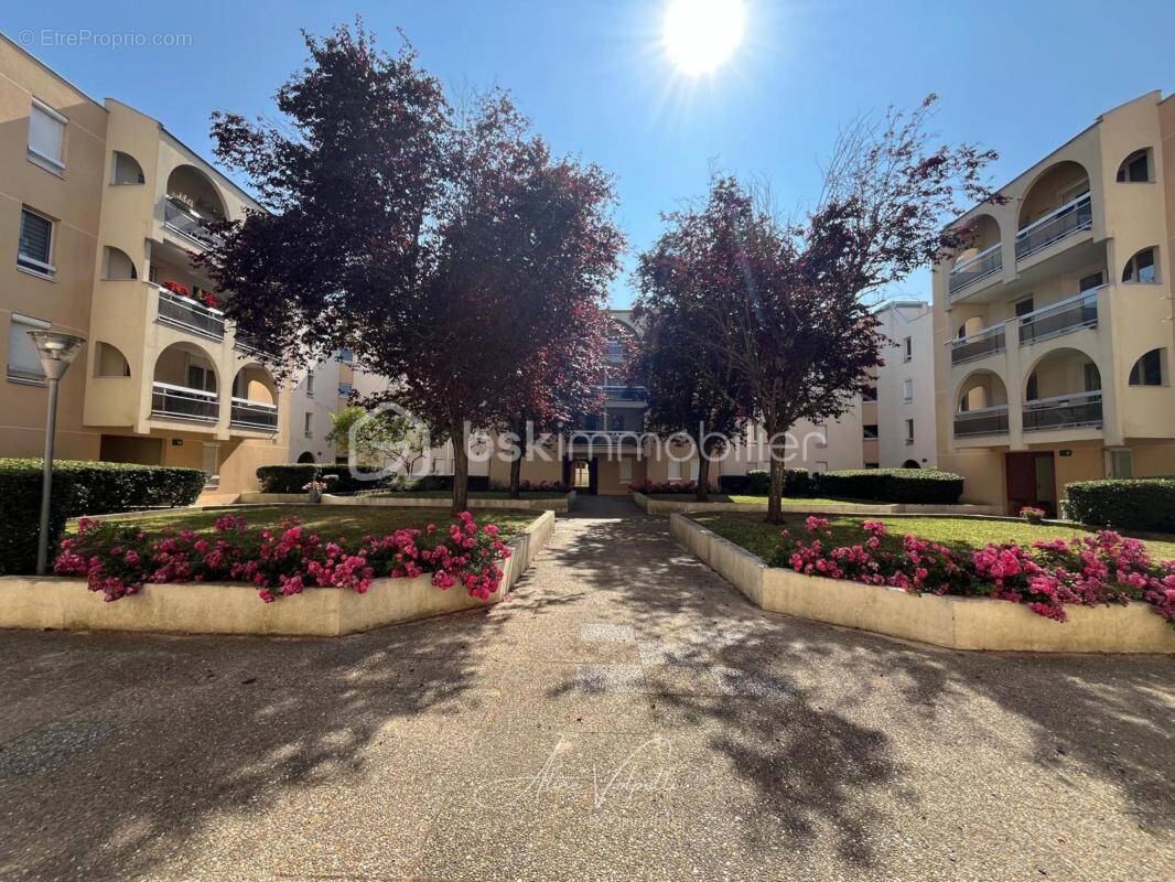 Appartement à LOGNES