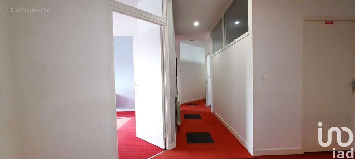 Photo 8 - Commerce à TREGUEUX