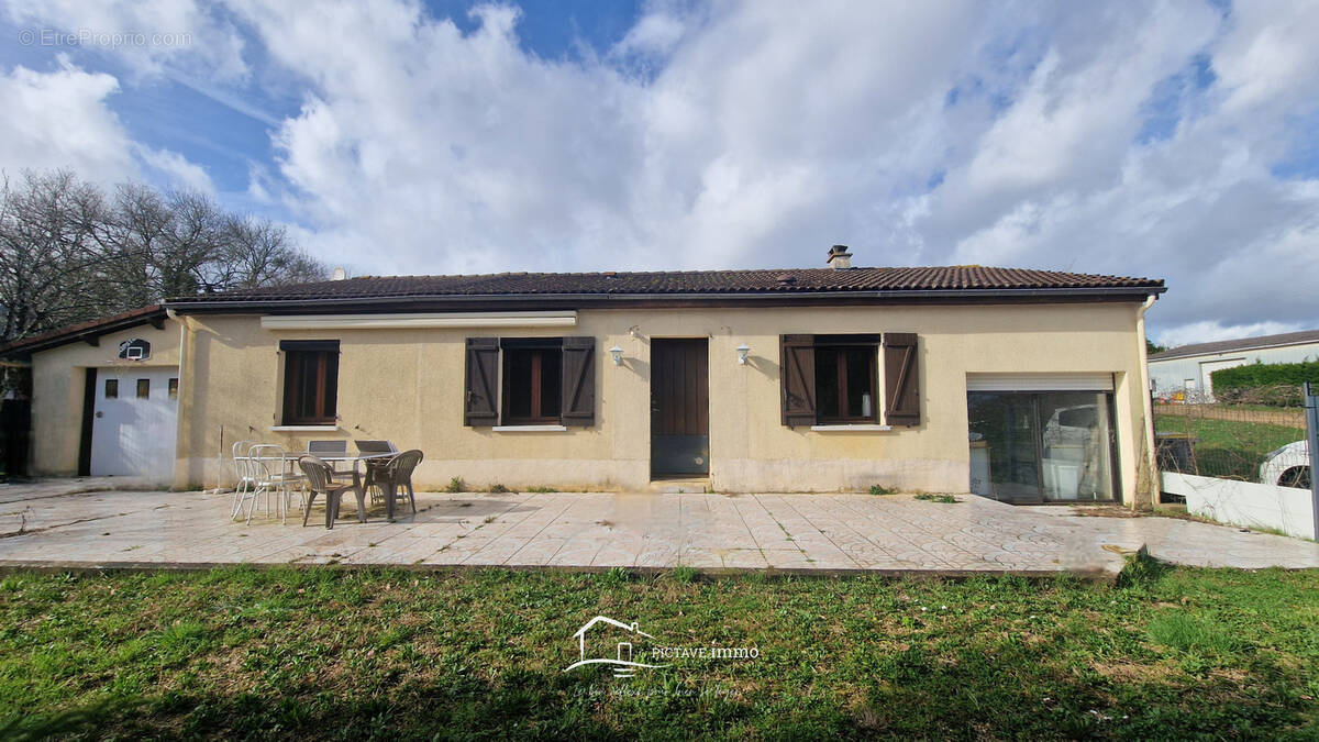 Maison à CLOUE