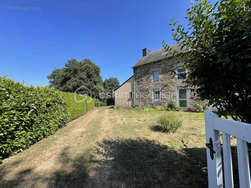 Maison à LOYAT