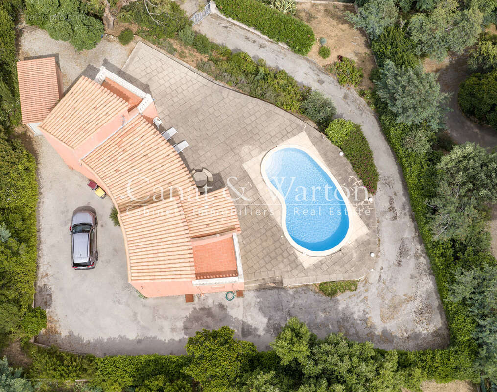 À 500 m de la plage de cavalaire: villa avec vue mer & piscine - photo 12