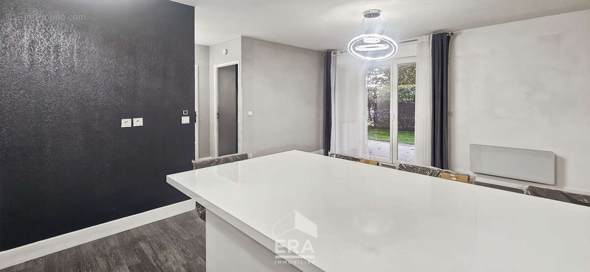 Appartement à PAREMPUYRE