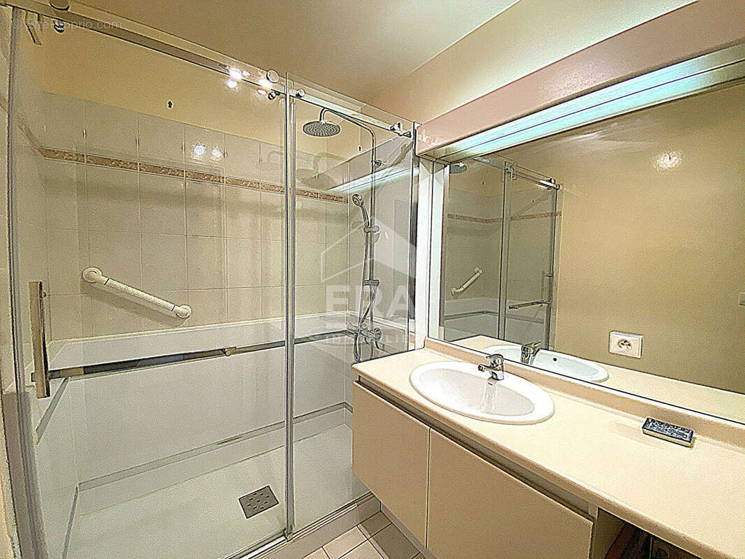 Appartement à LEVALLOIS-PERRET