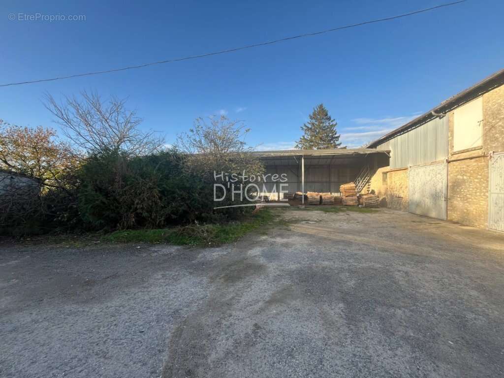 Maison à JOUY-LE-CHATEL