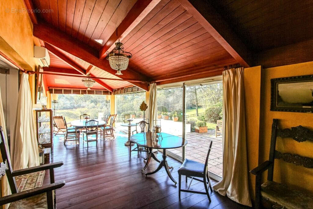 Maison à BASSUSSARRY