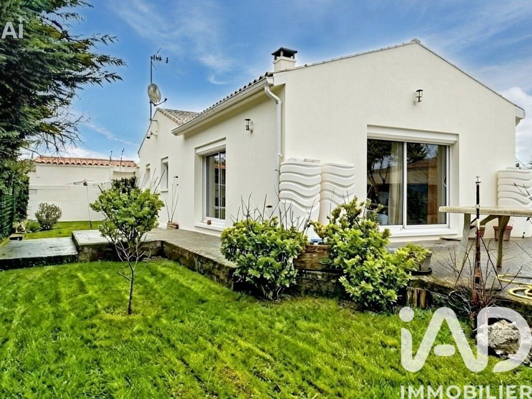 Photo 1 - Maison à CHARRON