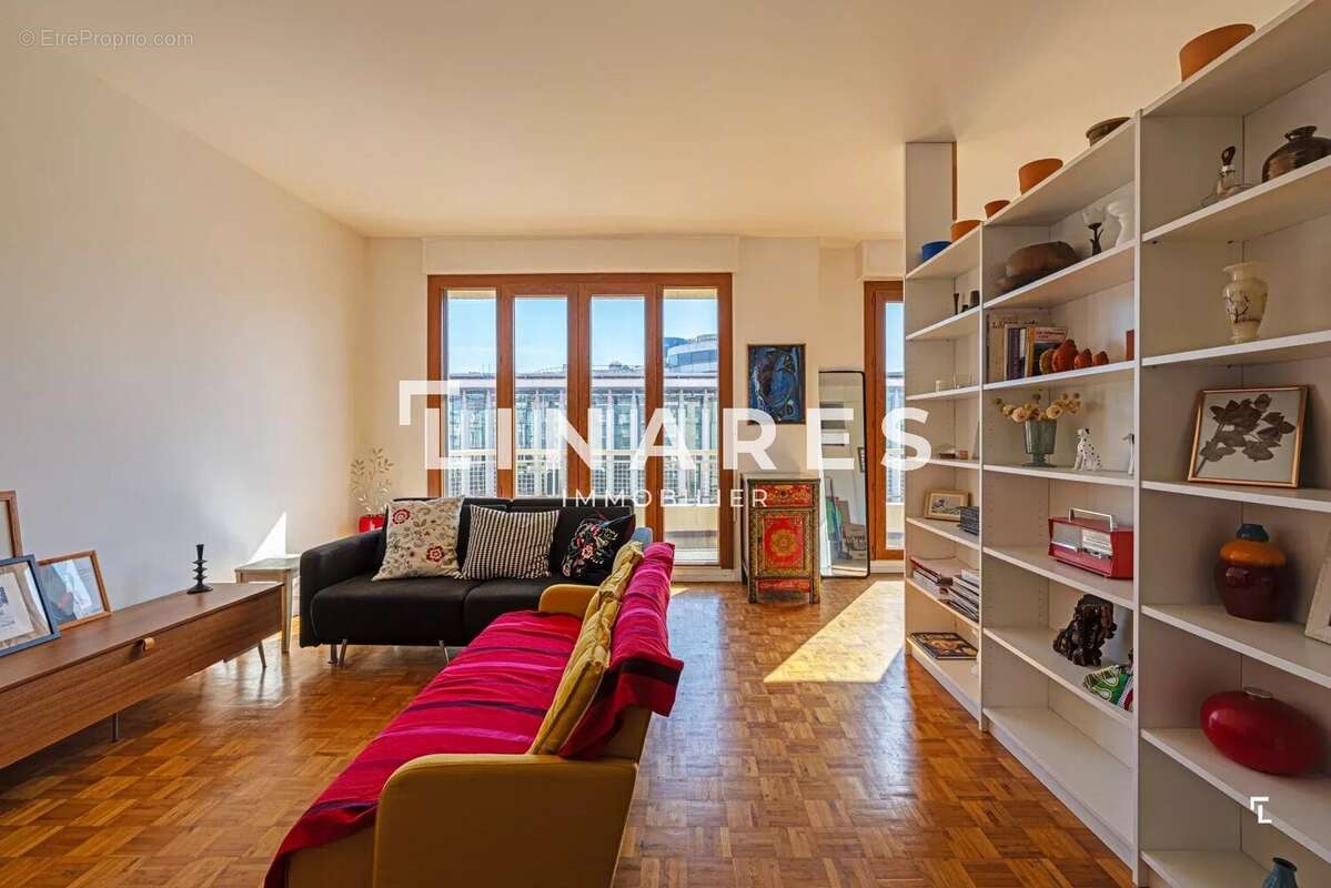 PANORAMA SAINT-CHARLES - Appartement T3 de 65m2 - Terrasse - 13001 - photo 2