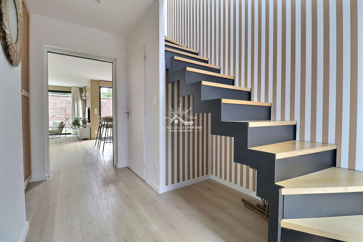 Maison 138 m² à Tressin  - photo 6