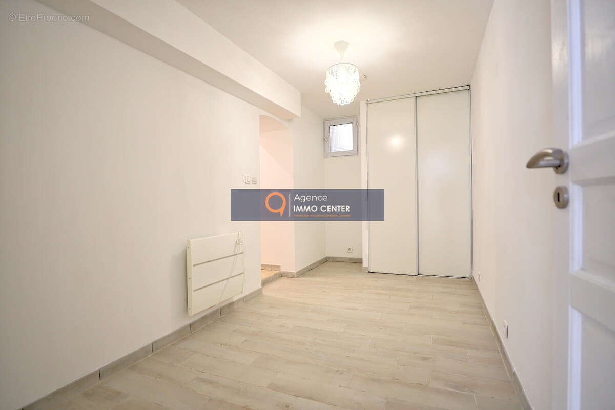 Appartement à SOLLIES-TOUCAS